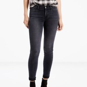 Levi’s 710 Super Skinny Jeans